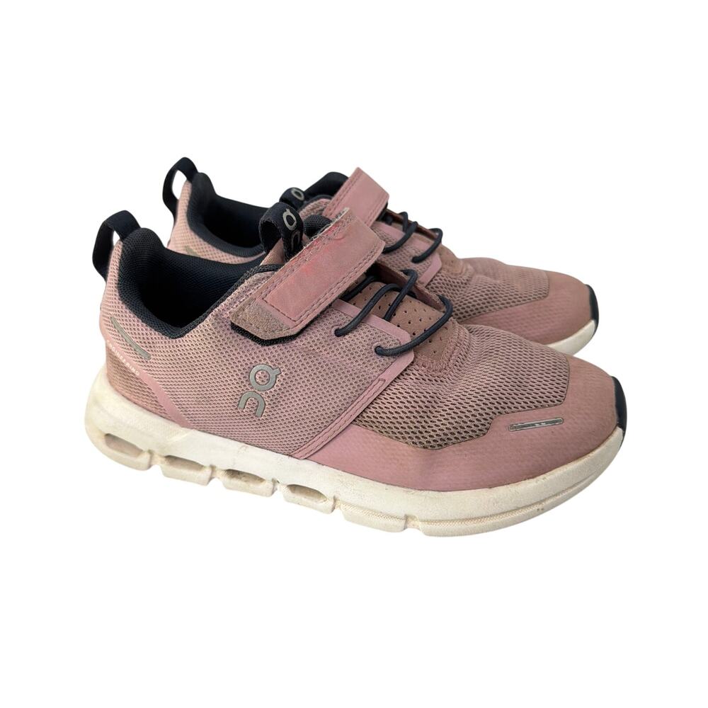 On Cloud Play Shoes Girls Size 1 Kids Zephyr Pink White Sneakers